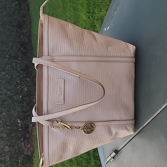 DKNY Croc Embossed Cream Leather Tote Bag with Tag - Picture 1 of 13